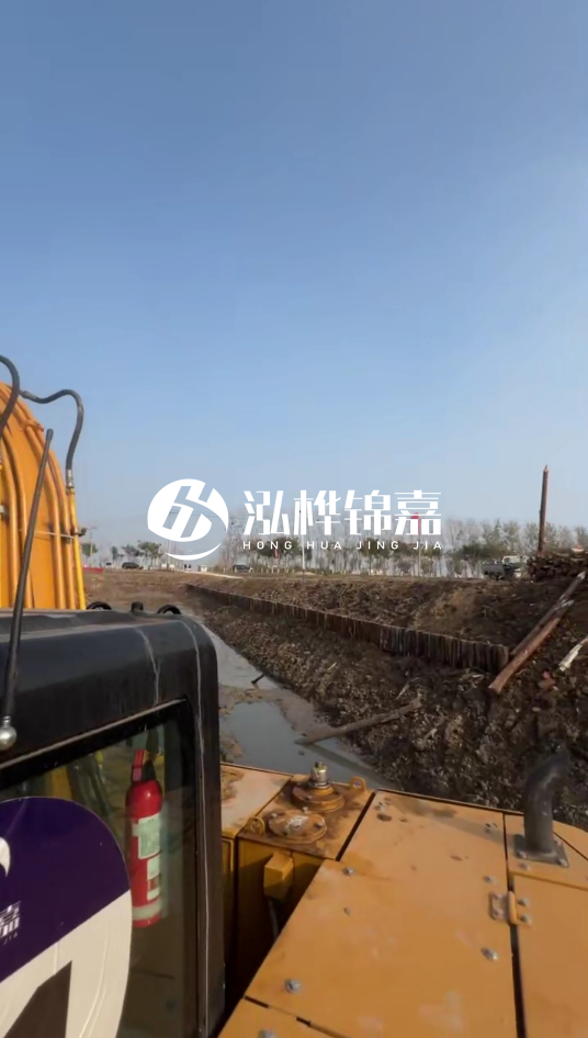 三門峽挖機打木樁專業(yè)施工-松木樁打樁木價格含運輸成本嗎？